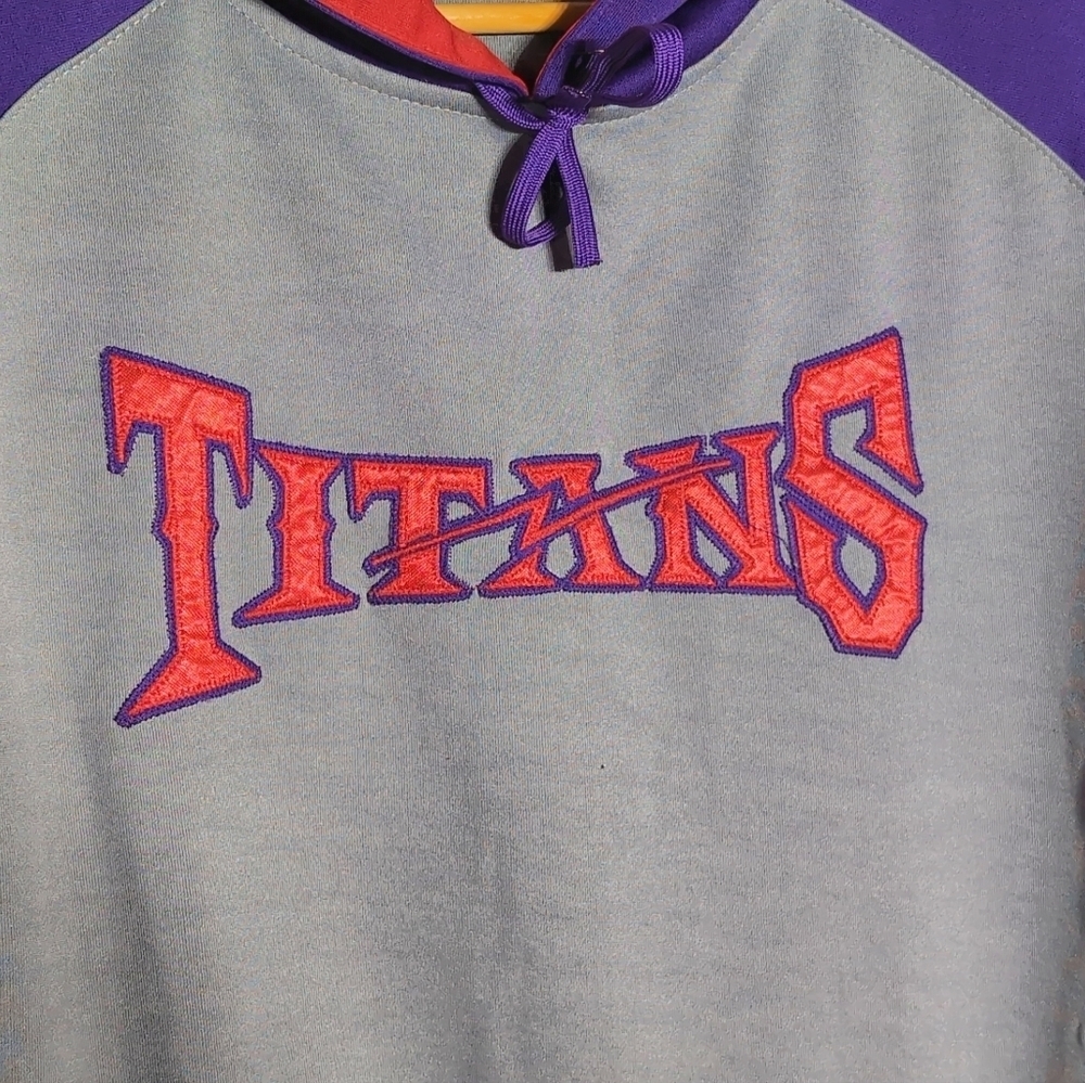 Two Five 2:5 Sz M Women's Gray and Purple Tennessee Titans Hoodie - Picture 2 of 6